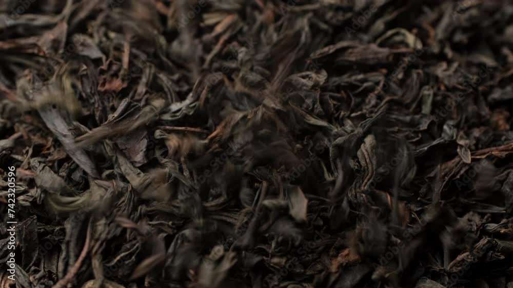 Sprinkle dried black tea leaves, rotation Sprinkle dried black tea leaves, rotation