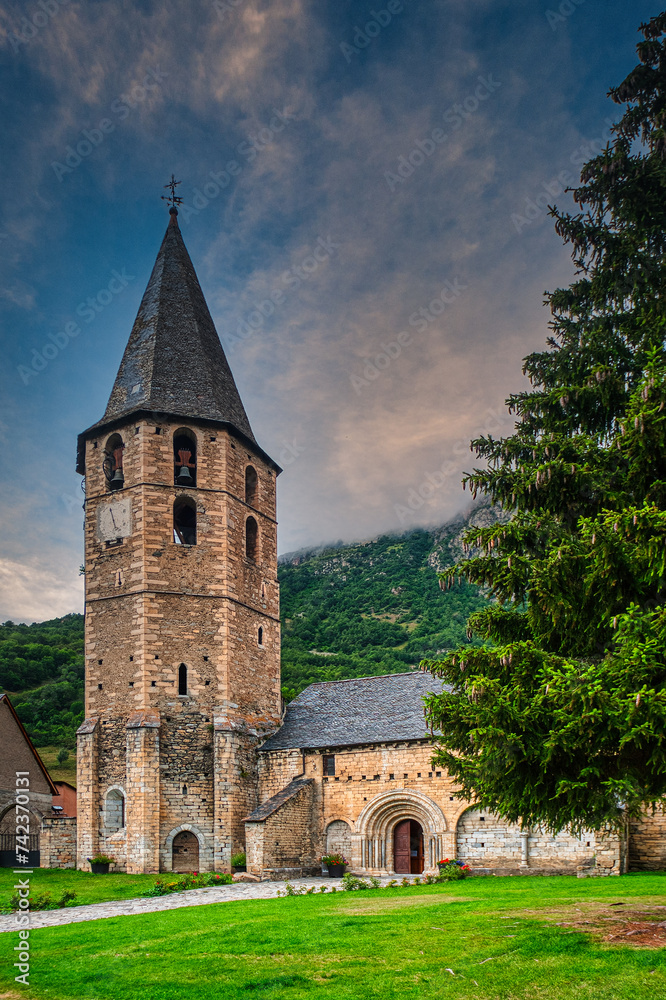 Salardu is the capital of the municipality of Alto Arán located in Valle de Aran in the province of Lerida, autonomous community of Catalonia, Spain.