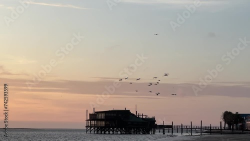 Sonnenuntergang an der Lagune in Walvis Bay