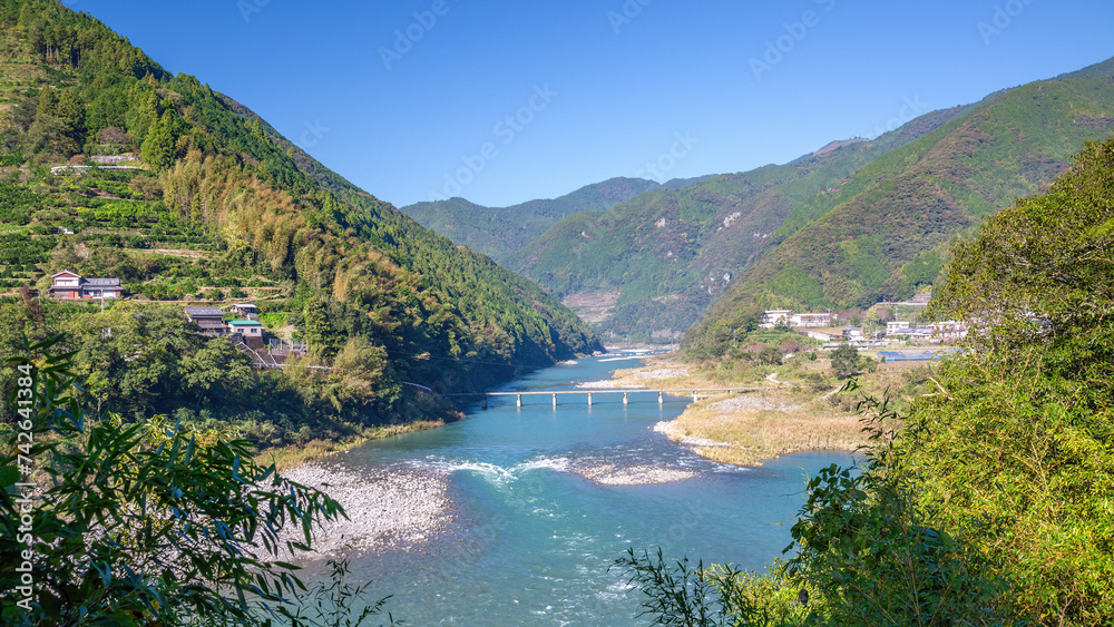Fototapeta premium 浅尾沈下橋