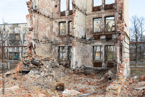 War in Ukraine. A destroyed apartment building in Lyman photo