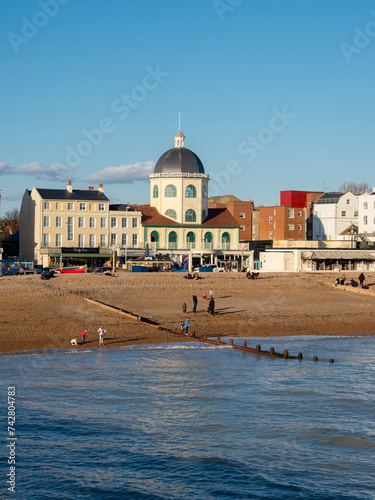 Obraz na płótnie europe, UK, England, Sussex, Worthing Dome waterfront w salonie