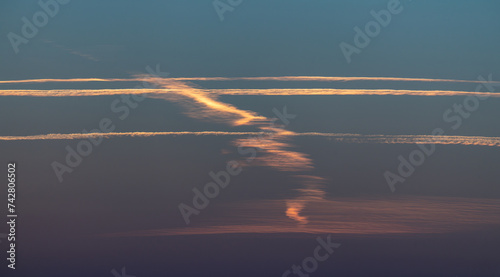 Nuvens formam uma face em perfil photo