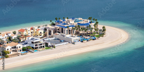 Dubai luxury villas real estate on The Palm Jumeirah artificial island with beach panorama © Markus Mainka