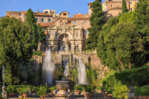 Les viviers et la fontaine de l'orgue, Villa d'Este, Tivoli, Italie photo
