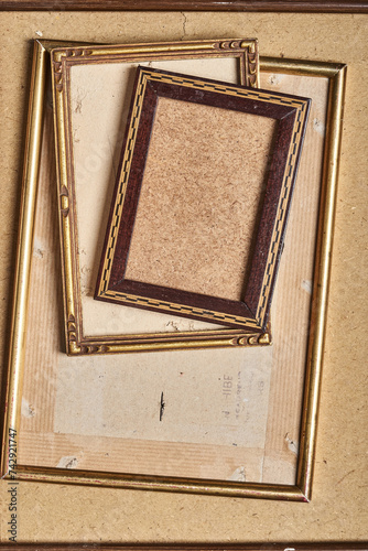 Antique Wood Frames: Decorative Pieces Infused with History