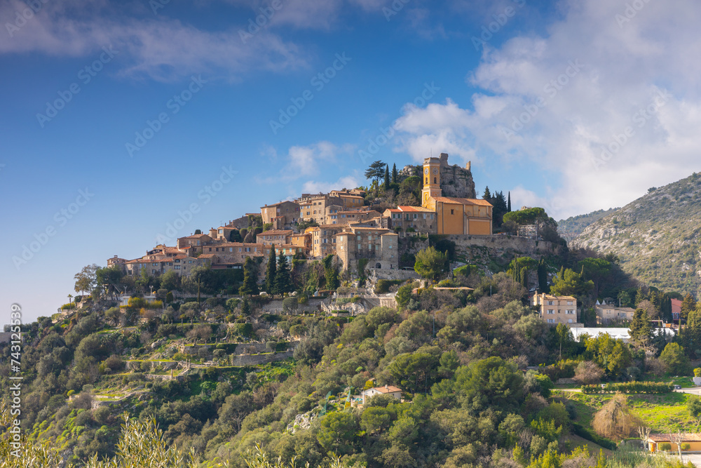 Le village d'Èze en  région Provence-Alpes-Côte d'Azur