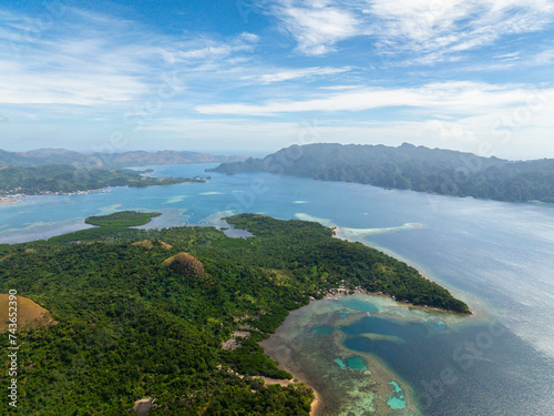 Fototapeta Naklejka Na Ścianę i Meble -  Turquoise sea water around the Island with mangroves. Lajala, Coron. Palawan. Philippines.