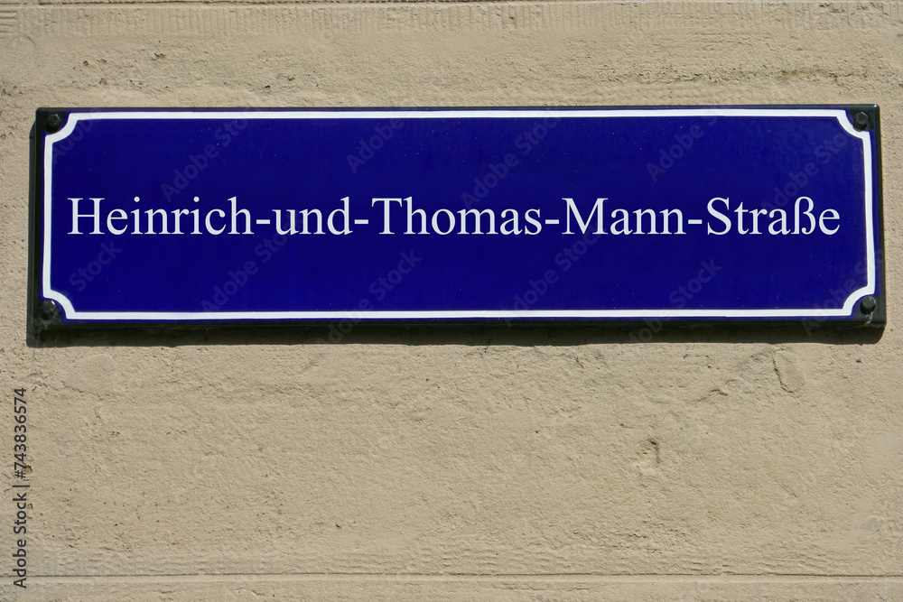 Emailleschild Heinrich-und-Thomas-Mann-Straße Emailleschild Heinrich-und-Thomas-Mann-Straße