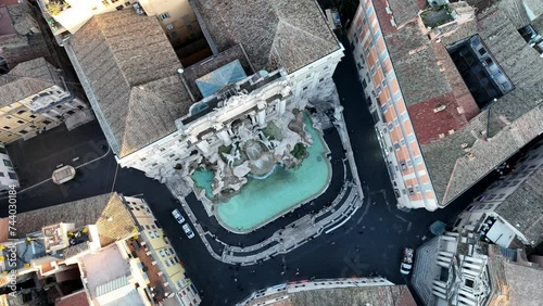 Fontana di Trevi a Roma, Italia.
Il monumento più visitato dai turisti a Roma. Ripresa cinematografica con drone in 4K. photo