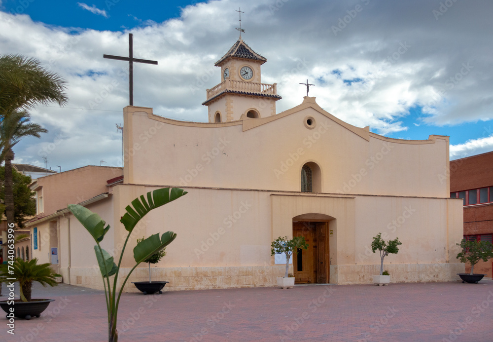 Fototapeta premium Vega Baja del Segura - Los Montesinos - Una visita al centro de Los Montesinos y a la zona de La Marquesa uno de los muchos senderos de este pueblo.