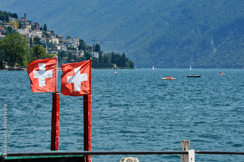 Il lungolago di Lugano in Canton Ticino, Svizzera.