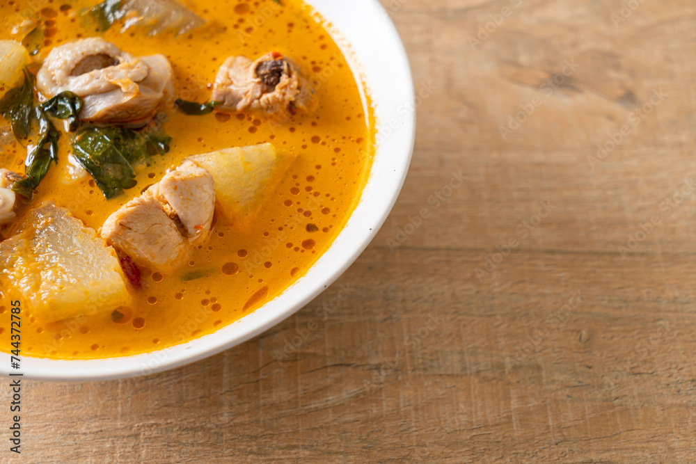 Chicken curry soup with roti Chicken curry soup with roti