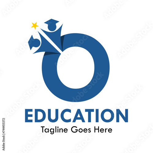 Letter o with people hat graduation design logo template illustration. suitable for education, identity