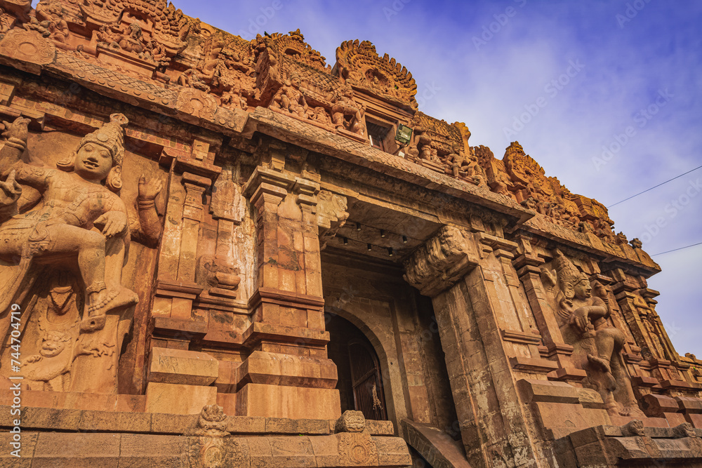 Tanjore Big Temple or Brihadeshwara Temple was built by King Raja Raja Cholan, Tamil Nadu. It is the very oldest & tallest temple in India. This is UNESCO's Heritage Site.	