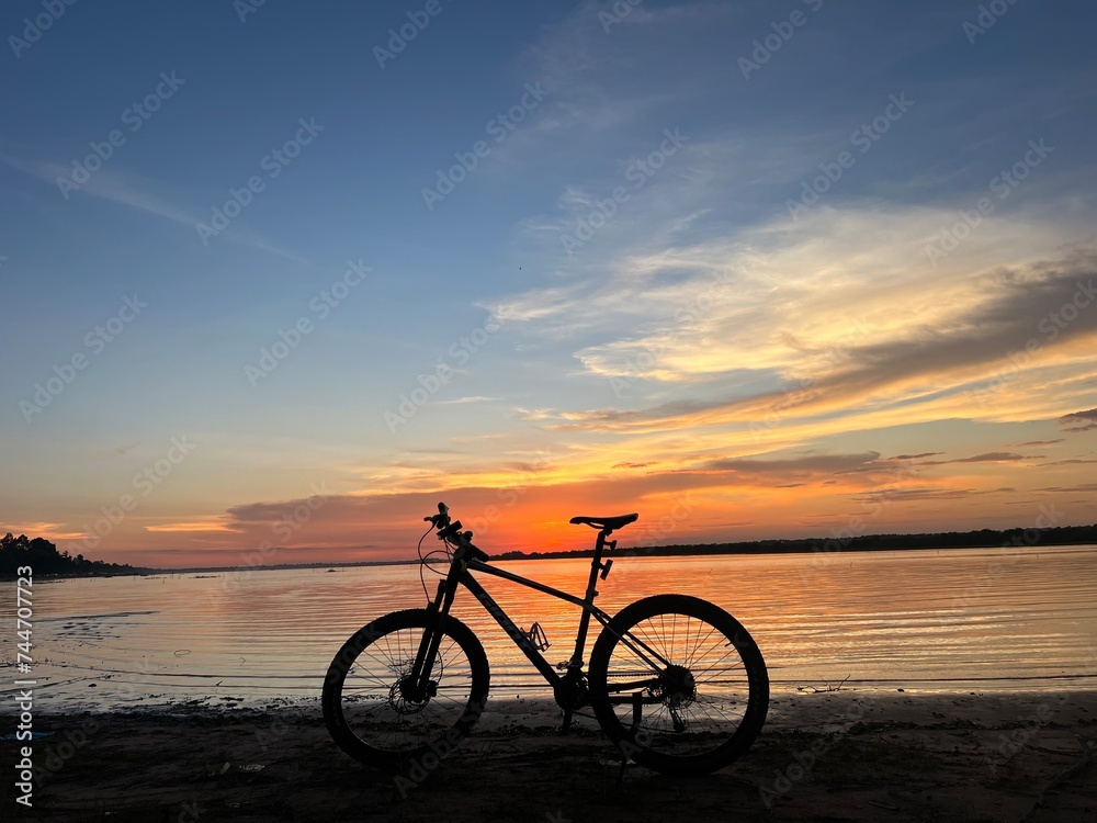 Fototapeta premium bike on the beach