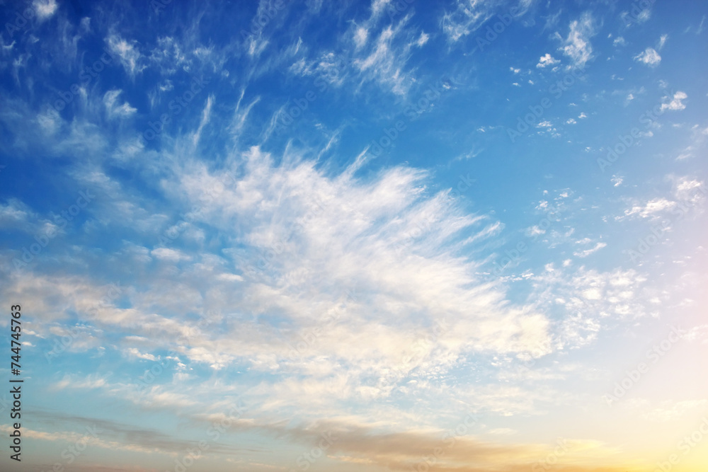 Obraz premium Sky background on sunset.