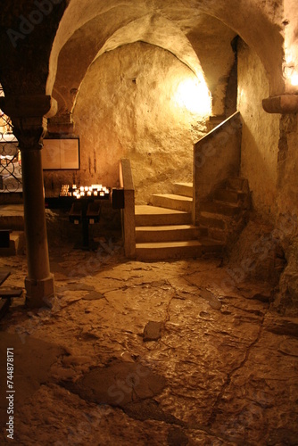 Bild auf Leinwand crypt of a church