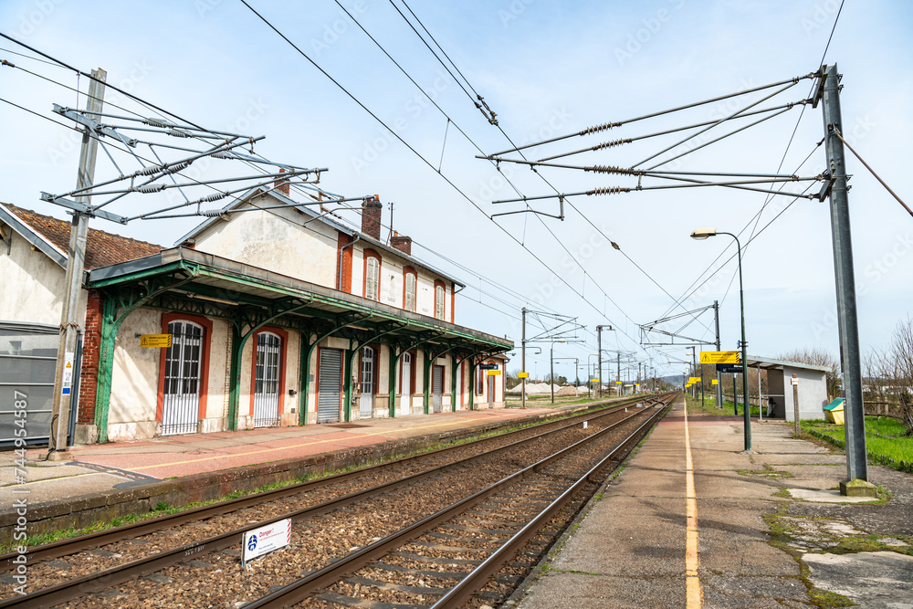 Gare Sncf de Pont de l'Arche fermée sur la ligne Paris le Havre