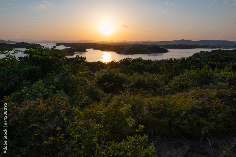 ともやま公園から望む英虞湾に沈む夕日