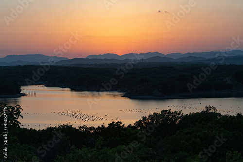 ともやま公園から望む英虞湾に沈む夕日
