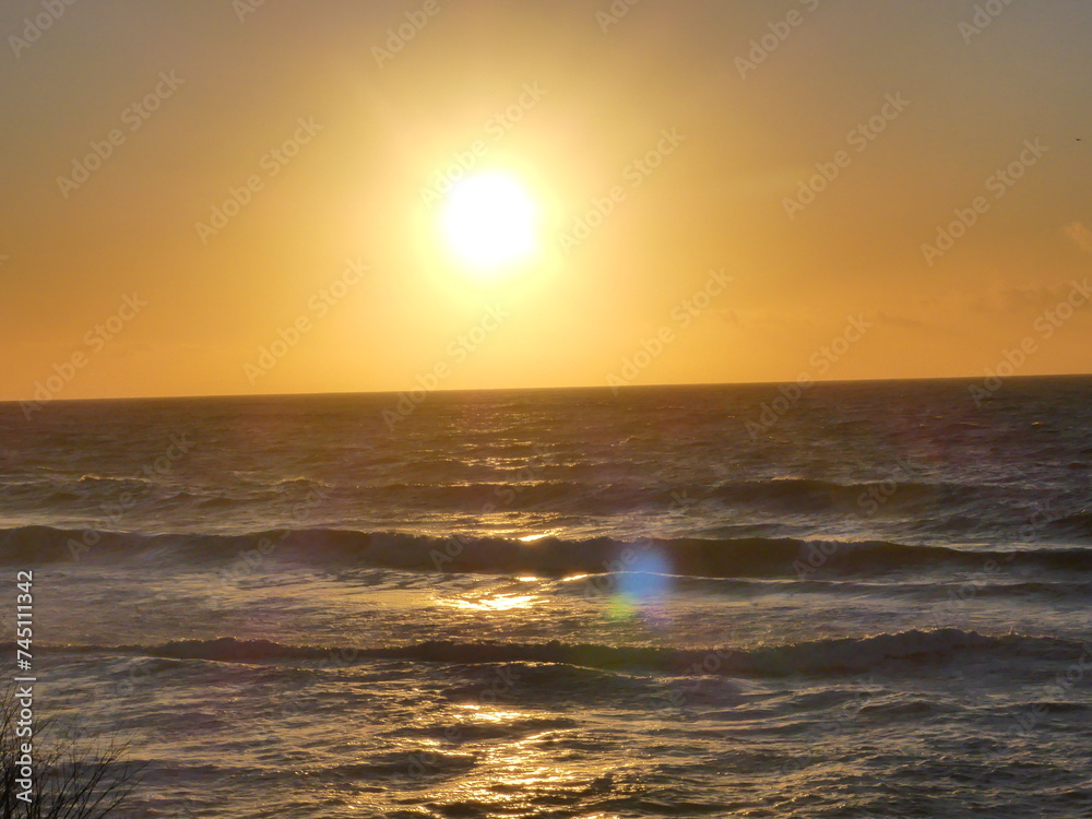 Coucher de soleil sur la mer à Biarritz