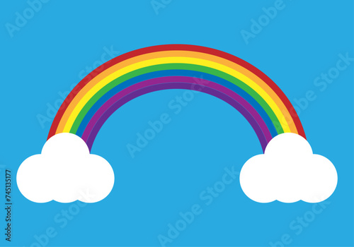 Arcoíris de medio arco multicolor con nubes y en un cielo. 