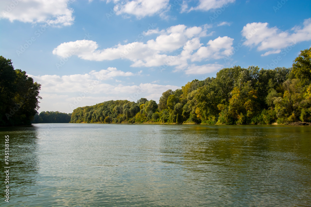 Obraz premium River of Tisza at an abandoned harbor