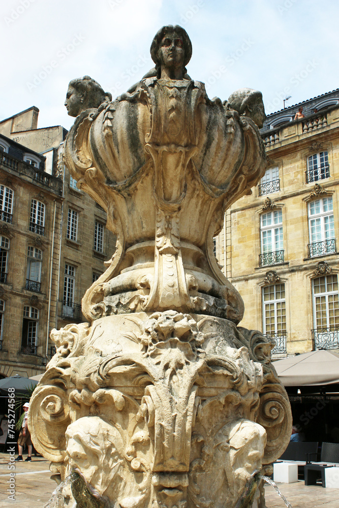 Bordeaux - Fontaine - Place du Parlement
