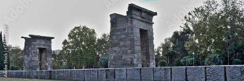 Templo de Debod en Madrid, España. Vista panorámica  Monumento histórico egipcio