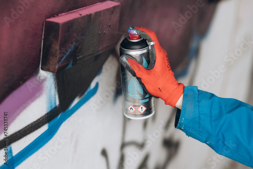 Foto work process, spray painting, paints