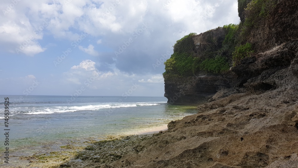 Tropical ocean panoramas from a rocky shoreline