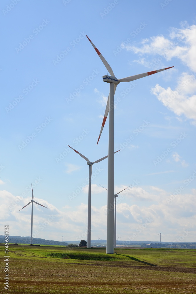 Windkraft, Windrad, Feldlandschaft Windkraft, Windrad, Feldlandschaft