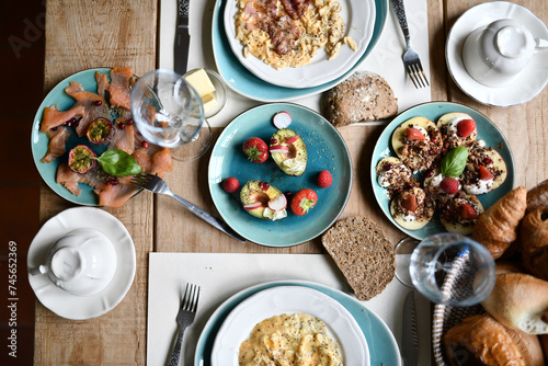 Table de petit déjeuner