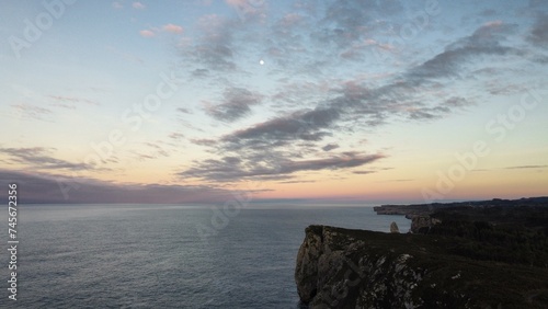  un atardecer en zona costera 