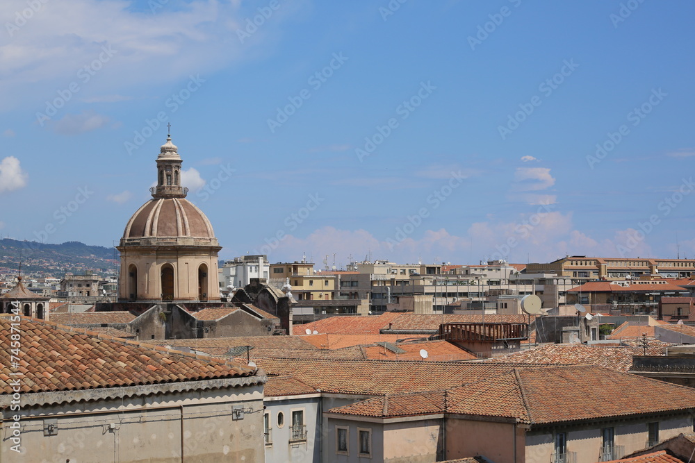 vista dall'alto della città ripresa dalla cupola della chiesa di via crociferi a catania