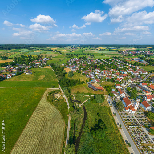 Luftaufnahme von Horgau im Tal der Roth in Bayerisch-Schwaben