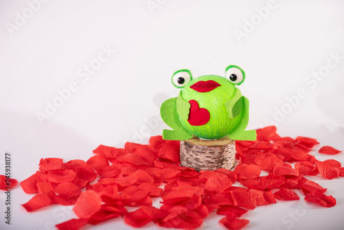 Grenouille St-Valentin coeur rouge © Cynthia