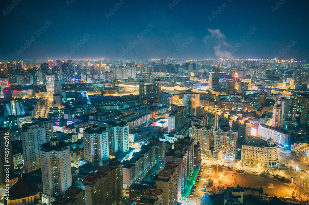 Fototapeta premium 中国 黒竜江省 ハルビン 龍塔からの夜景 