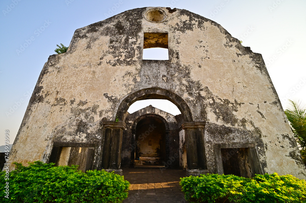 Ruins of a Church on Korlai fort. A naval defence fort during Portuguese colonisation of India. The structure is a specimen of Portuguese colonial architecture situated in Raigad district, Maharashtra