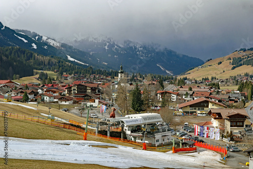 Tannheim mit Skistation © Klaus Eppele