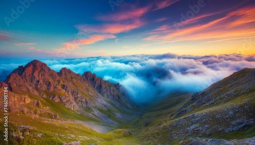 Nuages de demi-teintes avec des gradients vifs