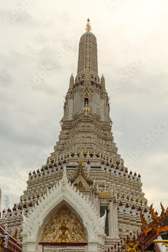 The visiting card of the capital of Thailand is the Buddhist temple Wat Arun