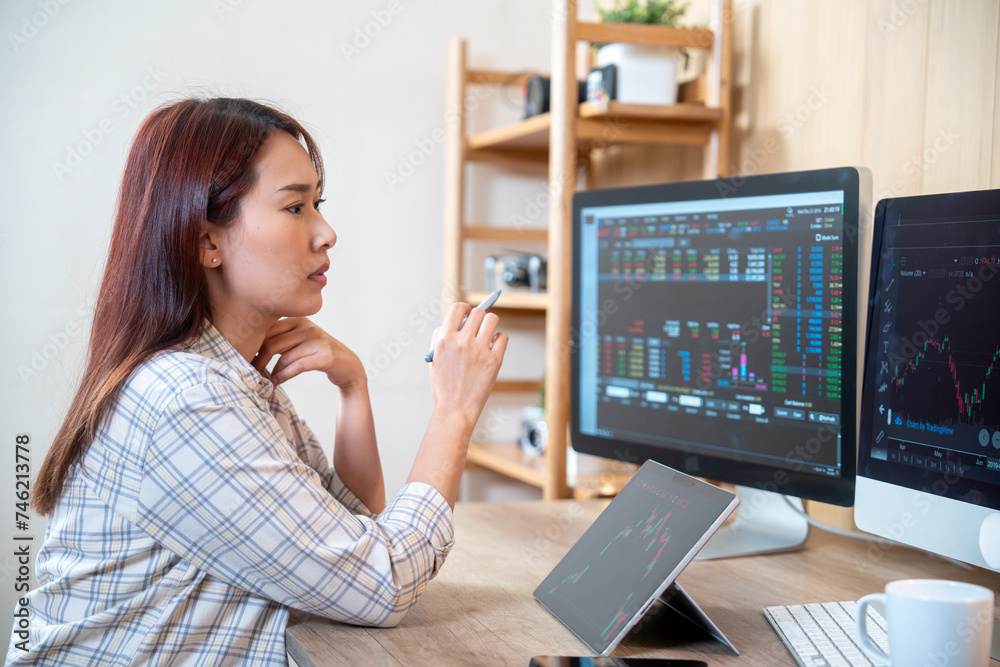 woman doing cryptocurrency business trading woman doing cryptocurrency business trading