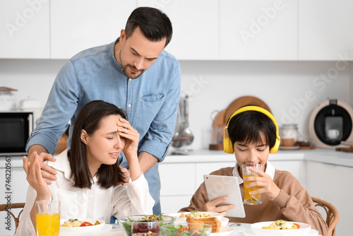 Upset parents with their te...