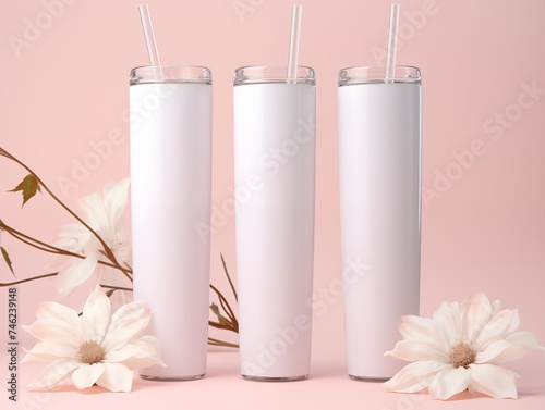 White tumblers rose background © ENDing Studio