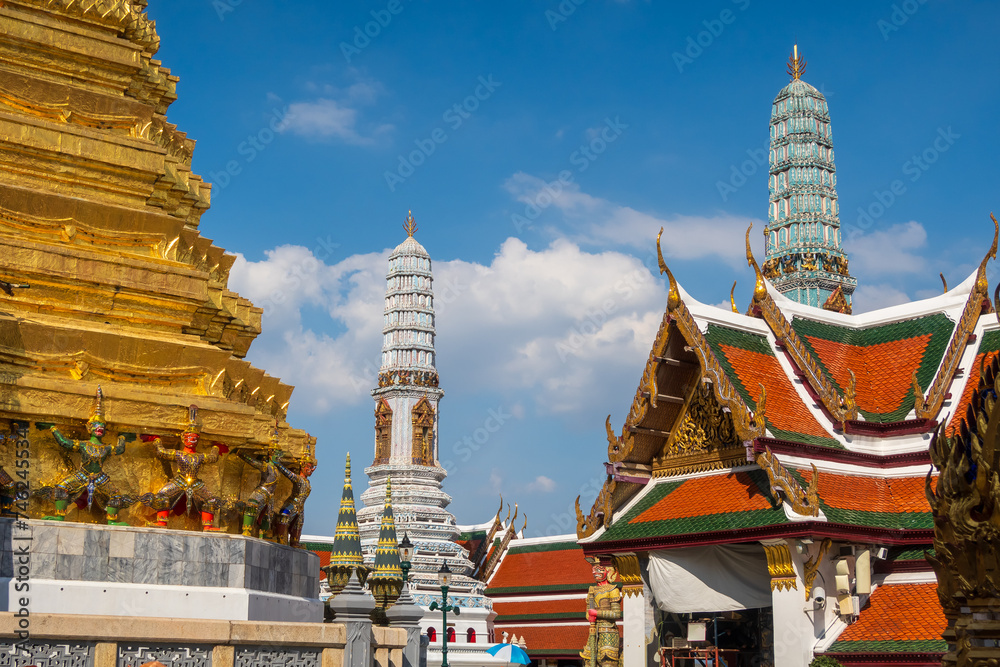 Fototapeta premium Wat Phra Kaew, Temple of the Emerald Buddha. Bangkok, Thailand.
