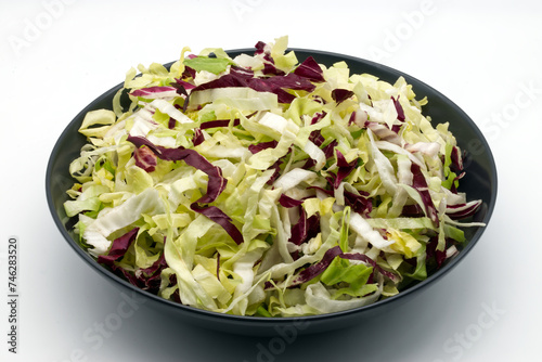 Mixed Julienne salad with chicory and red radicchio.