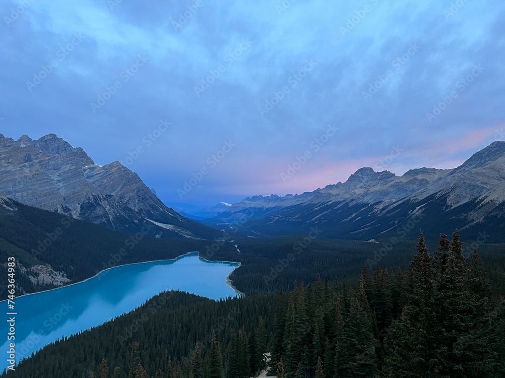 Obraz premium Peyto lake at sunset