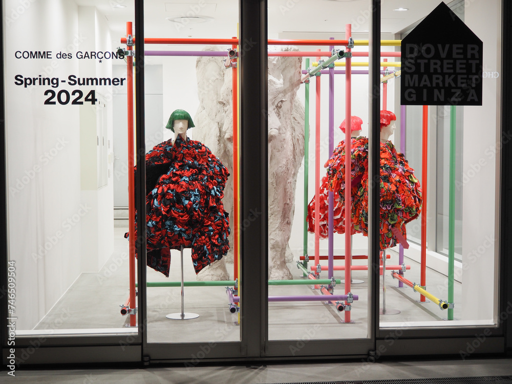 Comme Des Garcons Dover Street Market Japan Shop Pokras Lampas